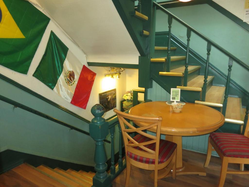 C&N Backpackers Hostel 밴쿠버 외부 사진
